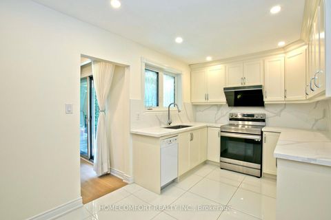 Photo 7 at 19 Oldborough Circle, Don Valley Village, Toronto