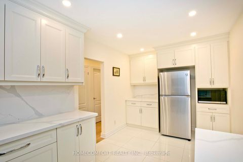 Photo 9 at 19 Oldborough Circle, Don Valley Village, Toronto