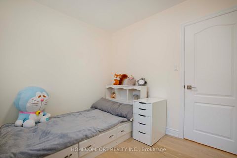 Photo 16 at 19 Oldborough Circle, Don Valley Village, Toronto