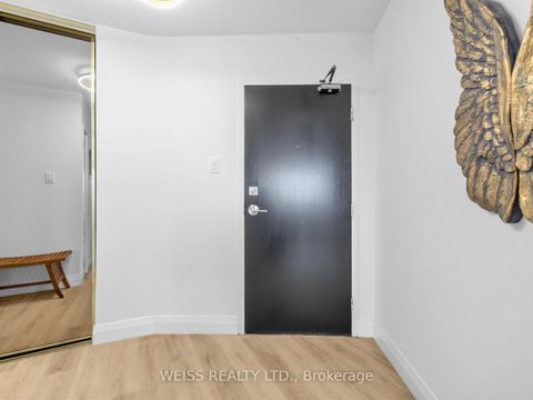 Photo 7 at 1405 - 150 Neptune Drive, Lawrence, Toronto