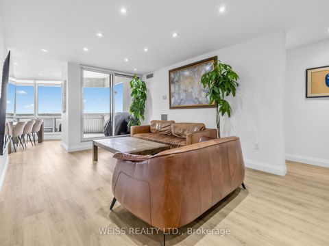 Photo 12 at 1405 - 150 Neptune Drive, Lawrence, Toronto