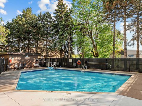 Photo 32 at 1405 - 150 Neptune Drive, Lawrence, Toronto