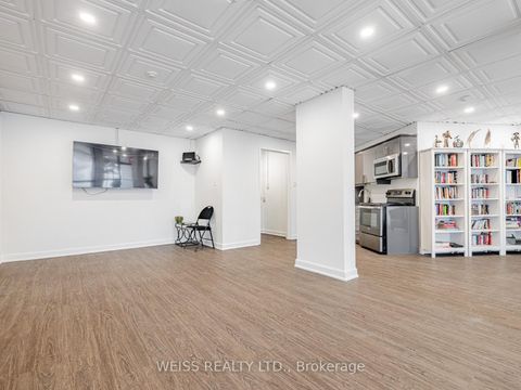 Photo 35 at 1405 - 150 Neptune Drive, Lawrence, Toronto