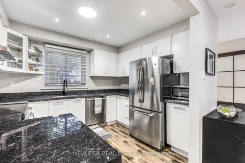 Photo 5 at 6 - 1415 Fieldlight Boulevard, Liverpool, Pickering