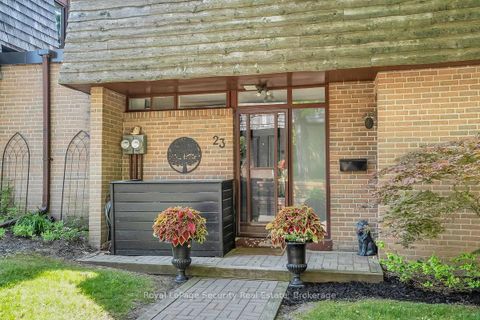 Photo 2 at 23 Raintree Path, West Deane, Toronto