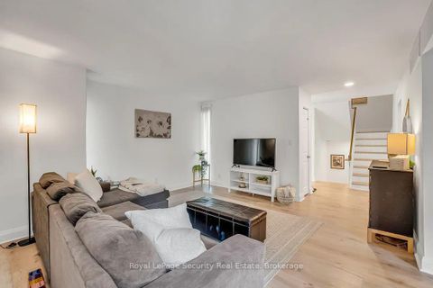 Photo 7 at 23 Raintree Path, West Deane, Toronto