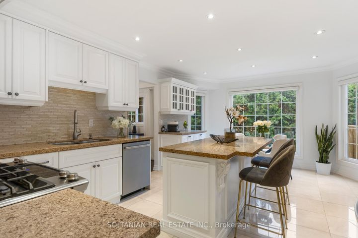 Photo 13 at 28 Dunvegan Drive, South Richvale, Richmond Hill