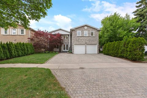 Photo 3 at 28 Dunvegan Drive, South Richvale, Richmond Hill