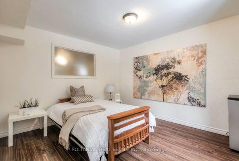 Photo 40 at 28 Dunvegan Drive, South Richvale, Richmond Hill