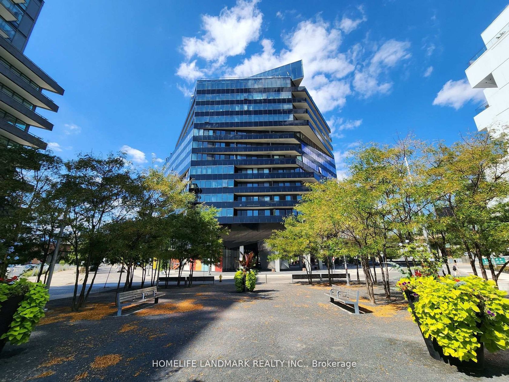 #618 - 21 Lawren Harris Square, Waterfront Communities C8, Toronto photo number 2