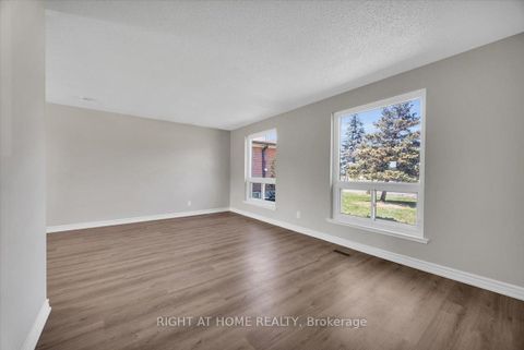 Photo 2 at 27 Villata Gardens, York University Heights, Toronto