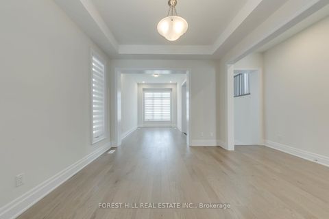 Photo 4 at 35 Gianvito Crescent, King City, King