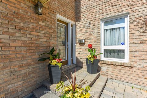 Photo 2 at 67 Elmbrook Crescent, West Deane, Toronto