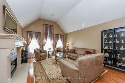 Photo 4 at 67 Elmbrook Crescent, West Deane, Toronto