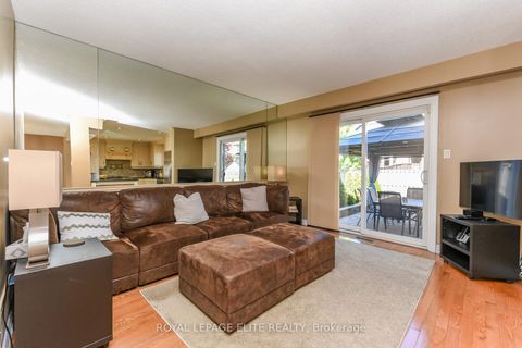 Photo 11 at 67 Elmbrook Crescent, West Deane, Toronto