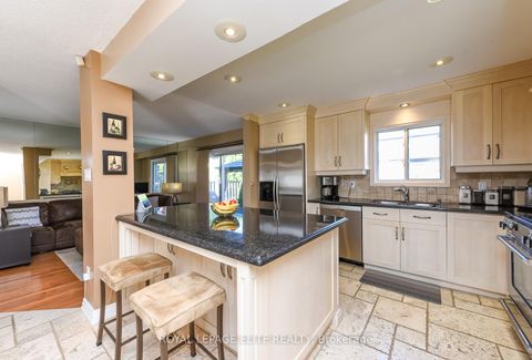 Photo 13 at 67 Elmbrook Crescent, West Deane, Toronto