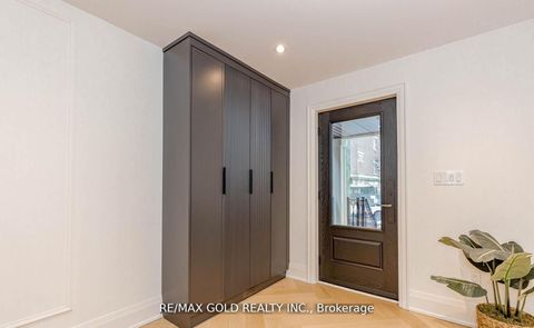 Photo 3 at 786 Euclid Avenue, Annex, Toronto