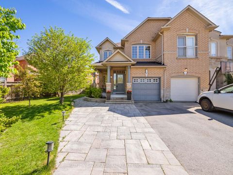 Photo 1 at 49 Loire Valley Avenue, Patterson, Vaughan