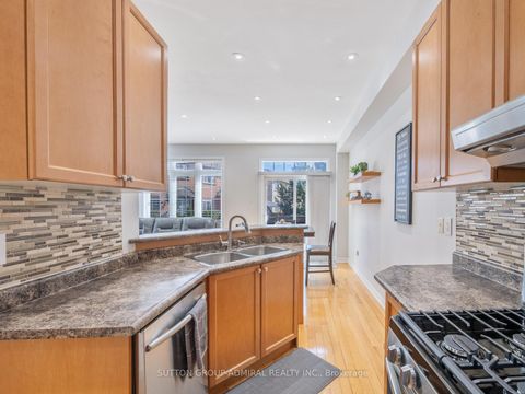 Photo 7 at 49 Loire Valley Avenue, Patterson, Vaughan