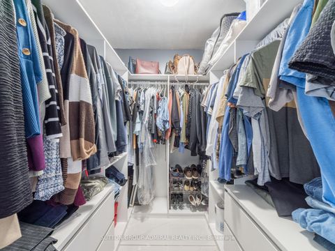 Photo 19 at 49 Loire Valley Avenue, Patterson, Vaughan