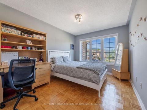 Photo 20 at 49 Loire Valley Avenue, Patterson, Vaughan