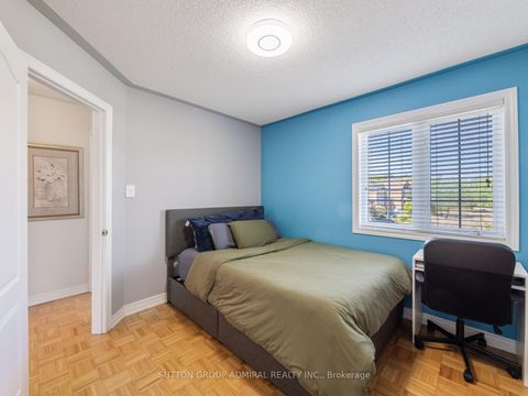 Photo 23 at 49 Loire Valley Avenue, Patterson, Vaughan