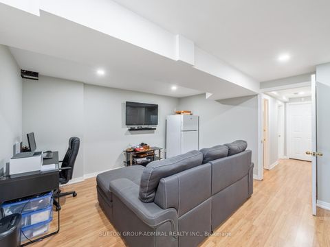 Photo 26 at 49 Loire Valley Avenue, Patterson, Vaughan