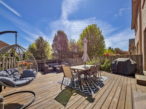 Photo 31 at 49 Loire Valley Avenue, Patterson, Vaughan