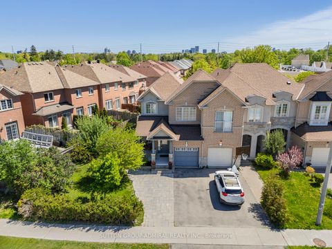 Photo 37 at 49 Loire Valley Avenue, Patterson, Vaughan