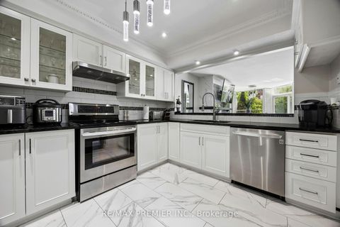Photo 5 at 8 - 100 Arbors Lane, West Woodbridge, Vaughan