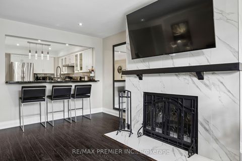 Photo 15 at 8 - 100 Arbors Lane, West Woodbridge, Vaughan