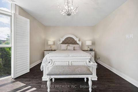 Photo 28 at 8 - 100 Arbors Lane, West Woodbridge, Vaughan