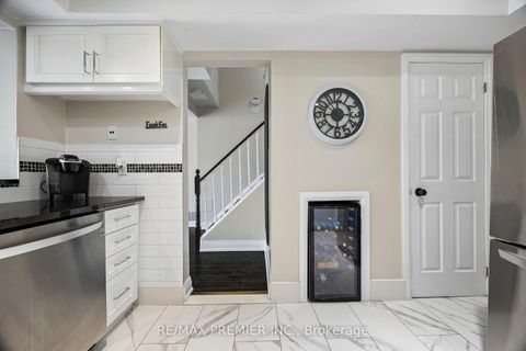 Photo 29 at 8 - 100 Arbors Lane, West Woodbridge, Vaughan