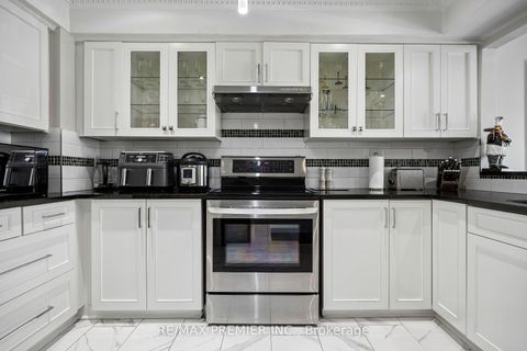 Photo 30 at 8 - 100 Arbors Lane, West Woodbridge, Vaughan