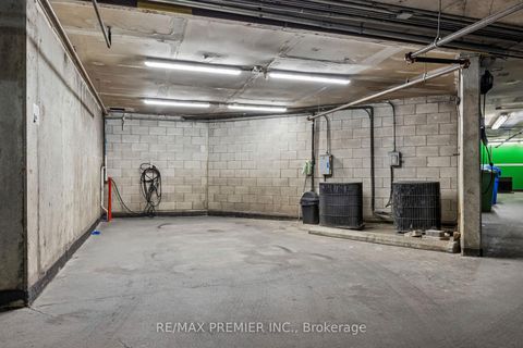 Photo 48 at 8 - 100 Arbors Lane, West Woodbridge, Vaughan
