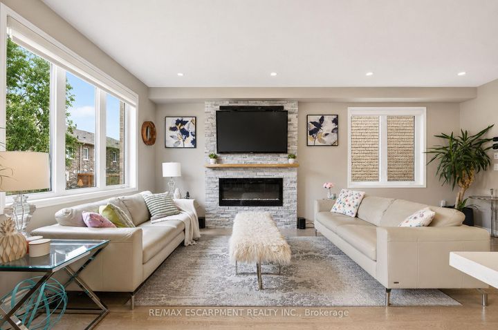 Photo 4 at 44 Stillwater Crescent, Waterdown, Hamilton