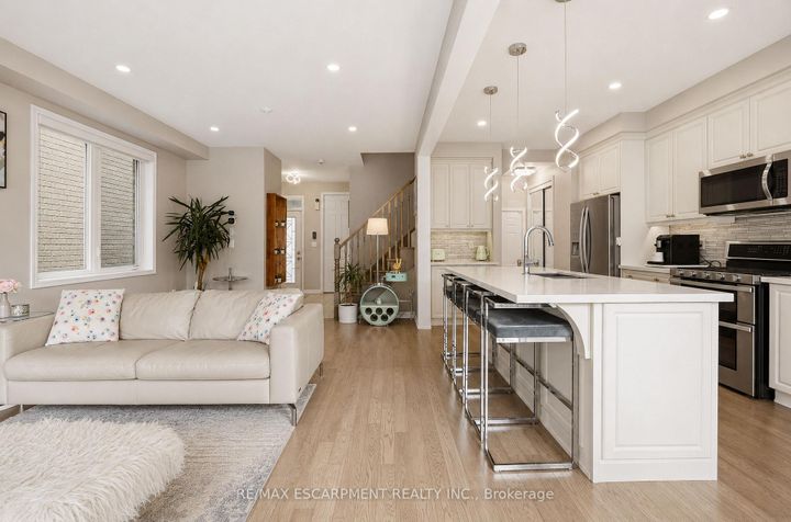 Photo 6 at 44 Stillwater Crescent, Waterdown, Hamilton