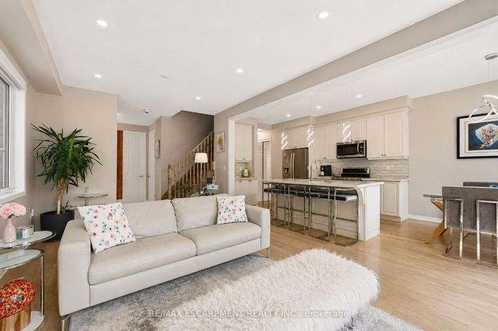 Photo 7 at 44 Stillwater Crescent, Waterdown, Hamilton