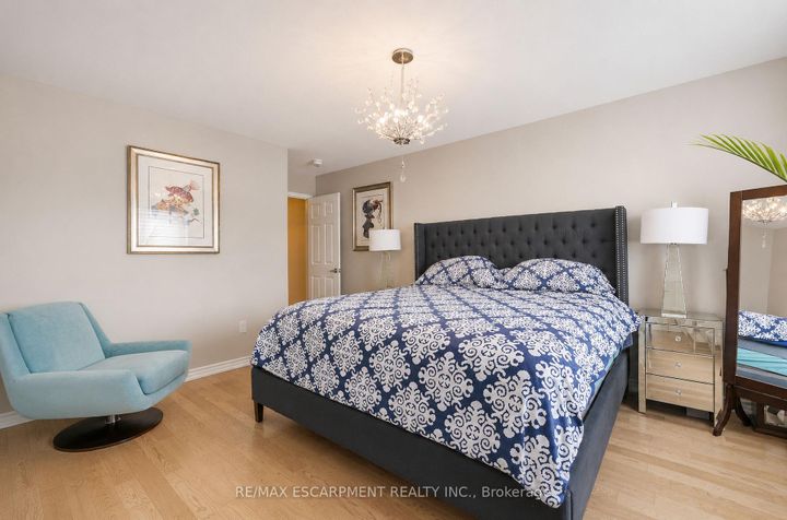 Photo 9 at 44 Stillwater Crescent, Waterdown, Hamilton