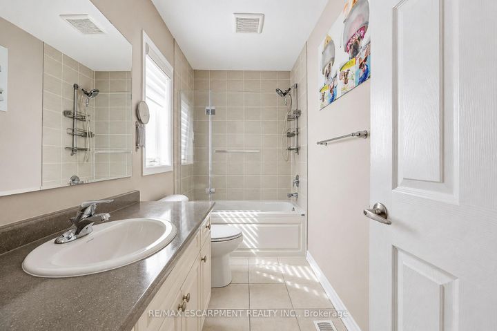 Photo 10 at 44 Stillwater Crescent, Waterdown, Hamilton