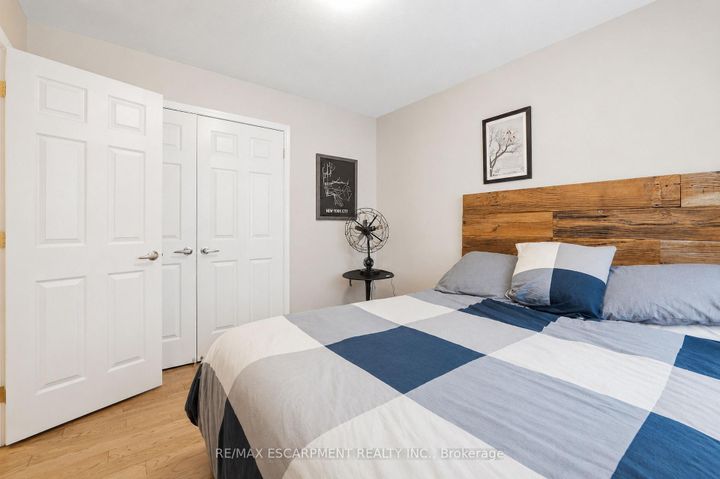 Photo 16 at 44 Stillwater Crescent, Waterdown, Hamilton