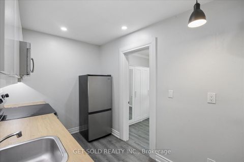 Photo 12 at 1089-1091 Dovercourt Road, Junction, Toronto