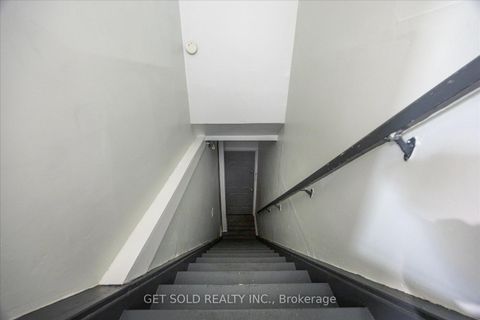 Photo 18 at 1089-1091 Dovercourt Road, Junction, Toronto