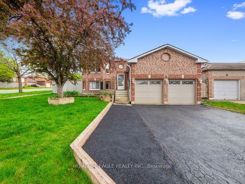 Photo 1 at 18 Nugent Court, Northwest, Barrie