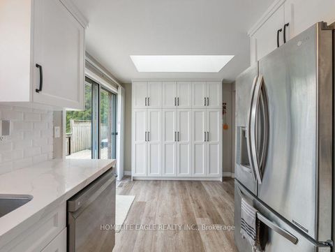 Photo 7 at 18 Nugent Court, Northwest, Barrie
