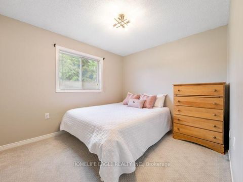 Photo 13 at 18 Nugent Court, Northwest, Barrie
