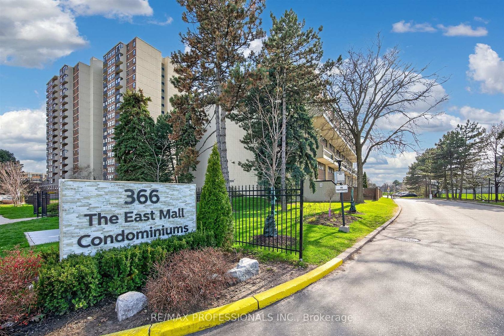 209 - 366 The East Mall, City Centre West, Toronto photo number 2