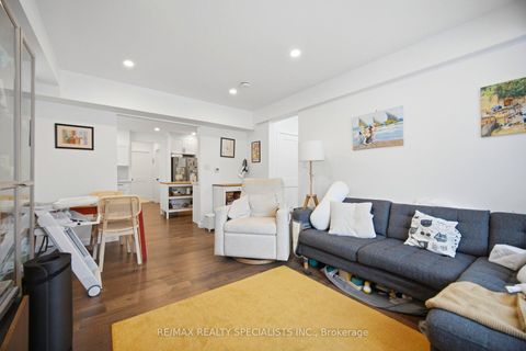 Photo 3 at 298 South Kingsway, Swansea, Toronto