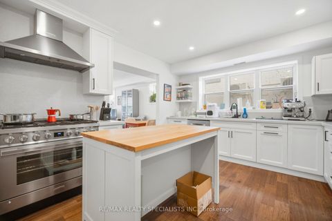 Photo 5 at 298 South Kingsway, Swansea, Toronto