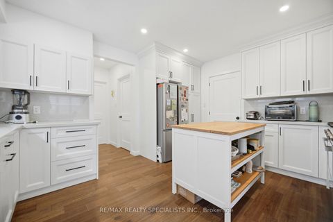 Photo 6 at 298 South Kingsway, Swansea, Toronto